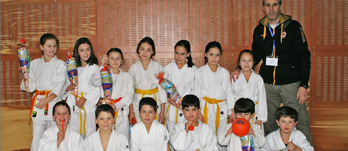 El equipo benjamin del Judo Club Menesiano triunfa en el Trofeo Presidente