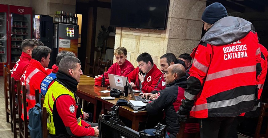 Los servicios de emergencias de Cantabria y Burgos buscan a un piragista de 41 aos desaparecido en el Embalse del Ebro
