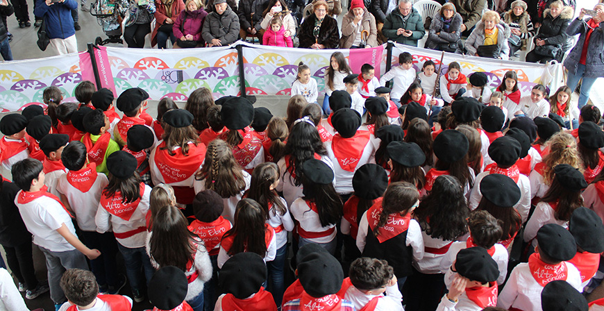 Los escolares entonan las Marzas
