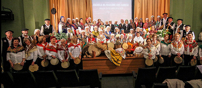 La Escuela de Folclore Luis Garca celebr su Gala de fin de curso