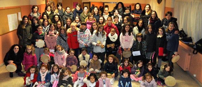 Las escuelas de pandereta de Fresno del Ro y Reinosa actuarn este viernes en el Pozu Jondu Folk