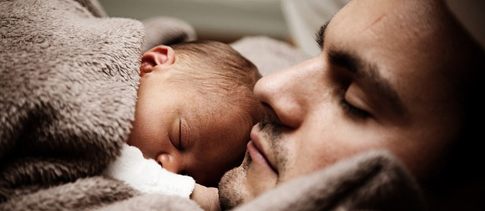 Los espaoles disfrutarn a partir de 2018 de cinco semanas de paternidad