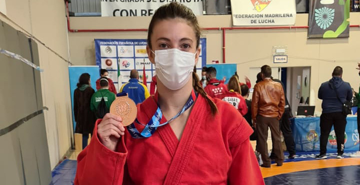 La 'espartana' Natalia Herrero se cuelga el bronce en el Campeonato de Espaa de Lucha Sambo