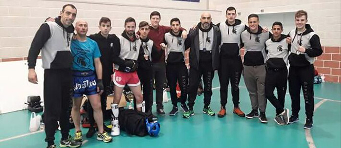 'Los espartanos' luchan en casa