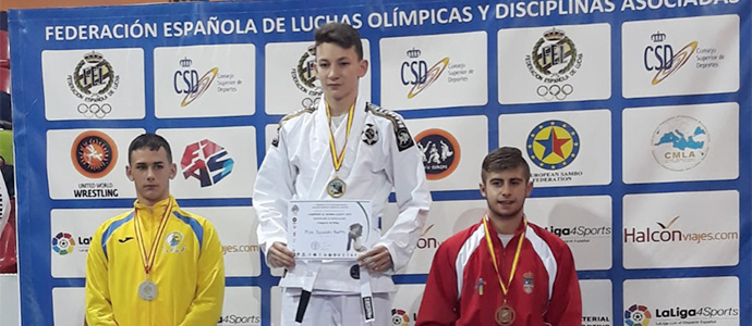 Los 'espartanos' se cuelgan dos medallas en el Nacional de Lucha