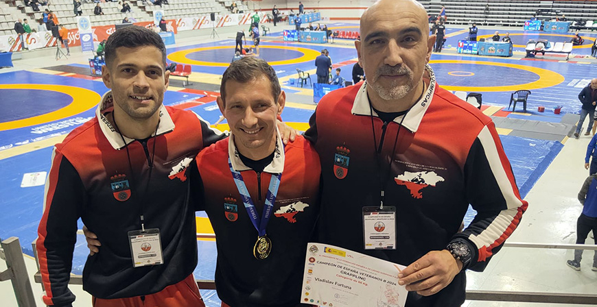 Los 'espartanos' se cuelgan tres medallas en el Campeonato de Espaa de Lucha Grappling de Gijn