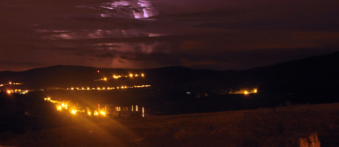 Espectacular y extraa tormenta elctrica sobre Campoo