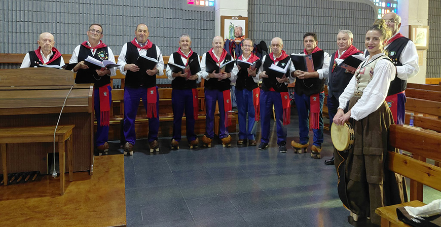 La Esperanza puso la nota musical y tradicional a la fiesta de la Bien Aparecida del Centro Regional Monta��s de Burgos