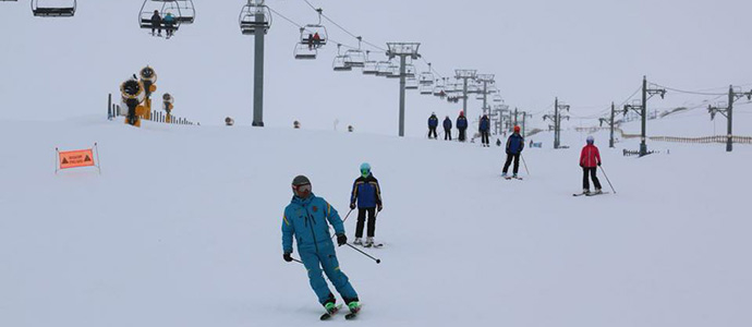 Los espesores de nieve en Alto Campoo oscilan entre los 95 y los 190 centmetros