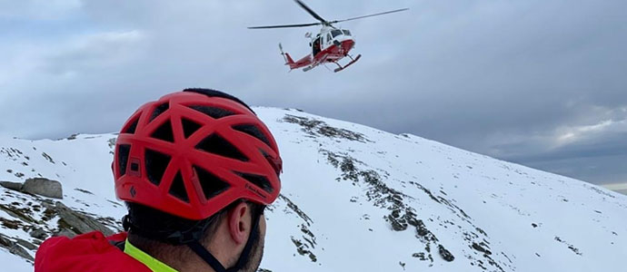 Una esquiadora se fractura una pierna tras sufrir una cada en lo alto de los tubos de Solvay