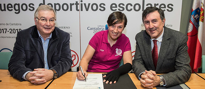 Estelas Rosas recibe la recaudacin del sorteo solidario de la Gala del Deporte Cntabro