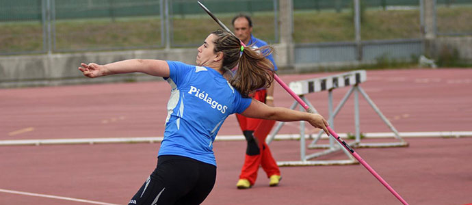 Esther Gutirrez, campeona de Cantabria de lanzamiento de jabalina