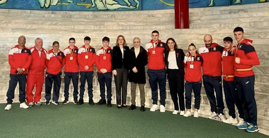 Eva Guillermina Fernndez felicita a los medallistas cntabros de krate, boxeo y hockey hierba por sus xitos deportivos