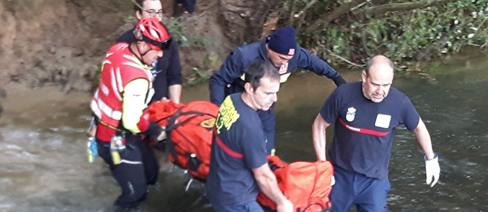 Evacuado un senderista en una pista forestal de  La Cavada