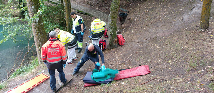 Evacuan a un hombre que sufri una cada en el Nacimiento del Ebro