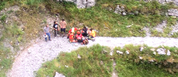 Evacuan a un hombre tras sufrir una crisis convulsiva en la ruta de Tresviso