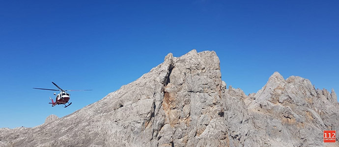 Evacuan a una montaera herida en Picos de Europa