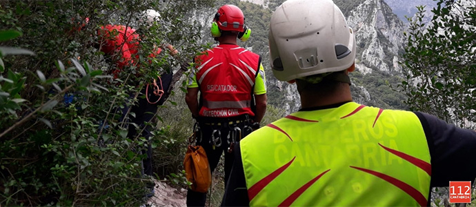 Evacuan a una mujer con posible fractura de tobillo de la va ferrata de La Hermida