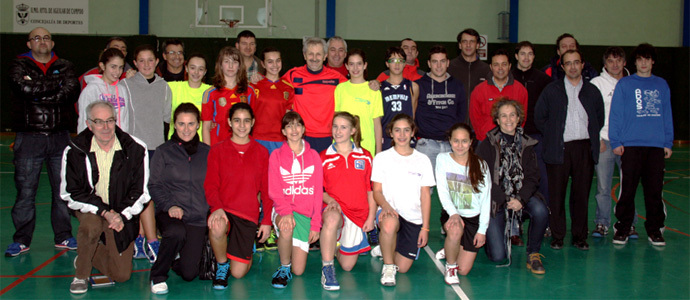 Evaristo Prez Torices imparti un clnic de baloncesto en Aguilar