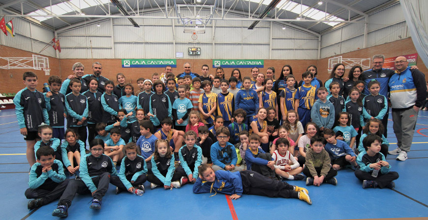 Exhibicin de baloncesto para los ms pequeos