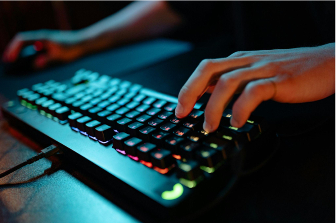 Exploracin del impacto social de los juegos en lnea: Comunidades, colaboracin y competiciones