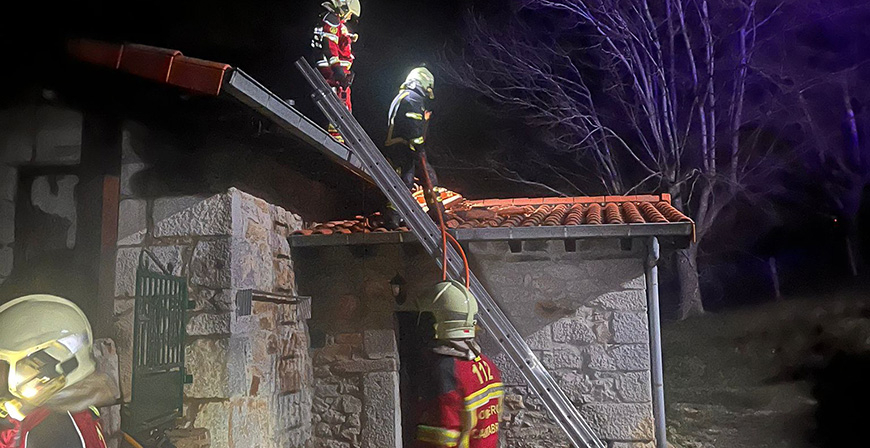 Extinguido un incendio forestal que ha afectado a una caba�a