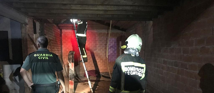 Extinguido un incendio en una vivienda en construccin en Carrejo 
