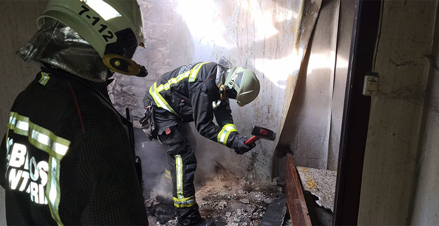 Extinguido un incendio en una vivienda deshabitada de Cervatos que albergaba animales 