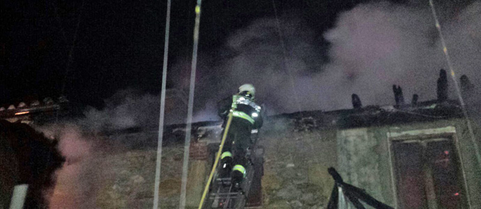  Extinguido el incendio de una vivienda en Pontones