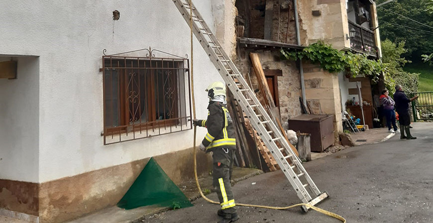 Extinguido un incendio en una vivienda de Los Tojos