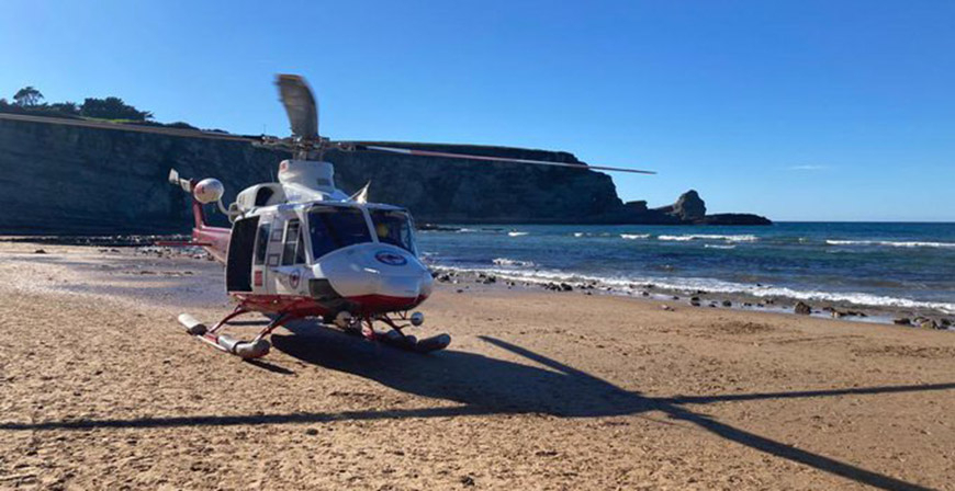 Fallece un baista en la playa de Langre