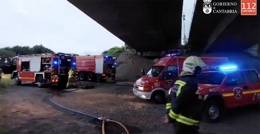 Fallece el conductor de un camin al precipitarse desde el viaducto de Ontn