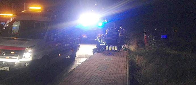 Fallece un hombre de 58 aos al salirse de la va y volcar su vehculo en Los Corrales de Buelna