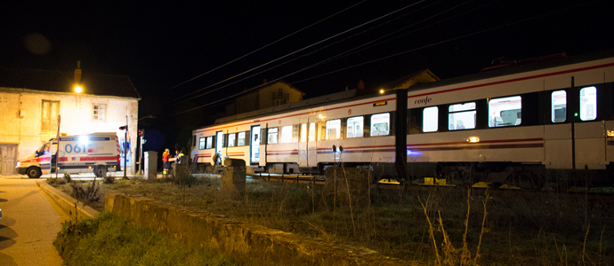 Fallece un hombre arrollado por un tren en el paso a nivel de La Barcenilla