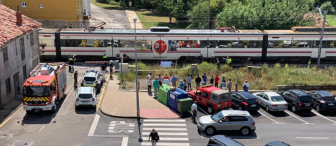 Fallece un hombre de avanzada edad arrollado por el tren en el paso a nivel de La Barcenilla