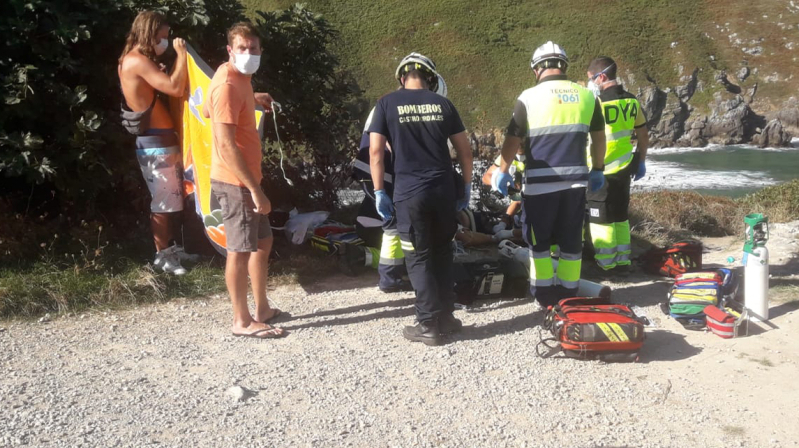 Fallece un hombre tras sufrir un desvanecimiento en la zona de acceso a la playa de Sonabia 