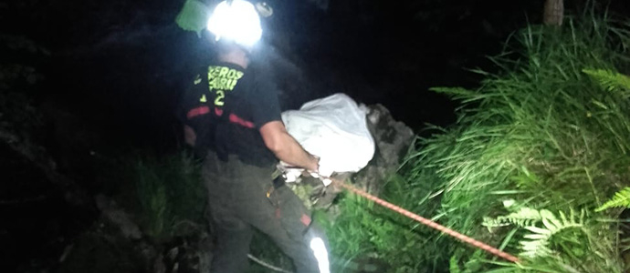 Fallece un pescador al caer al ro en San Roque de Riomiera
