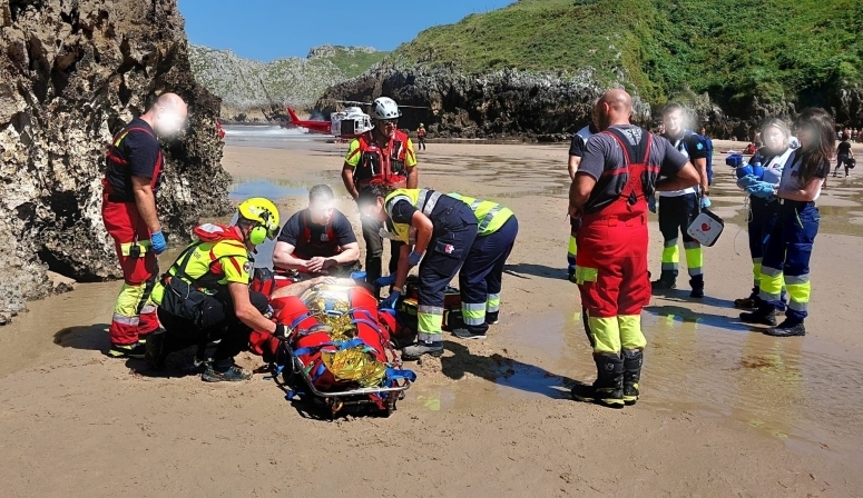 Fallece un varn en la playa de Berelln