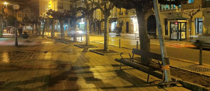 Farolas aguantadas con cinchas en Reinosa