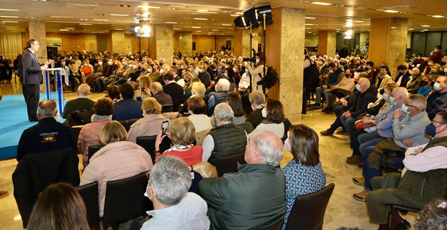 Feijo visita Santander y reivindica al PP como 