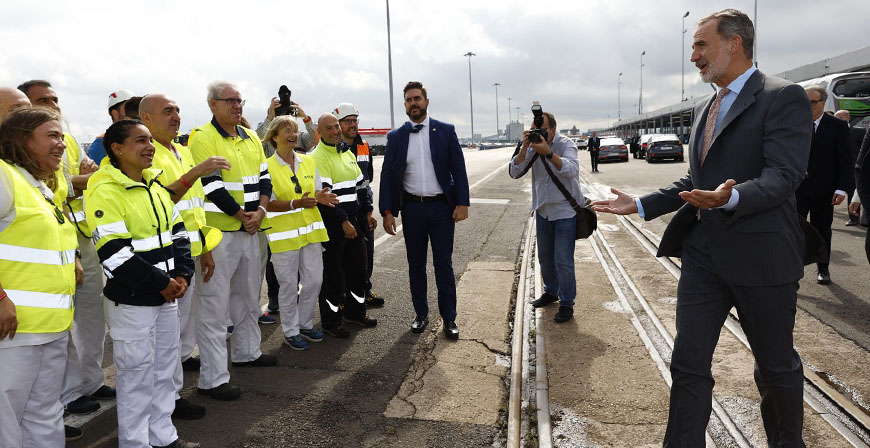 Felipe VI visita el Puerto de Santander y el Palacio de La Magdalena