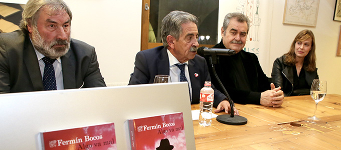 Fermin Bocos presenta su novela 'Algo va mal' 