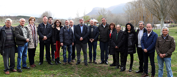 Fernando Fernndez presenta una candidatura 