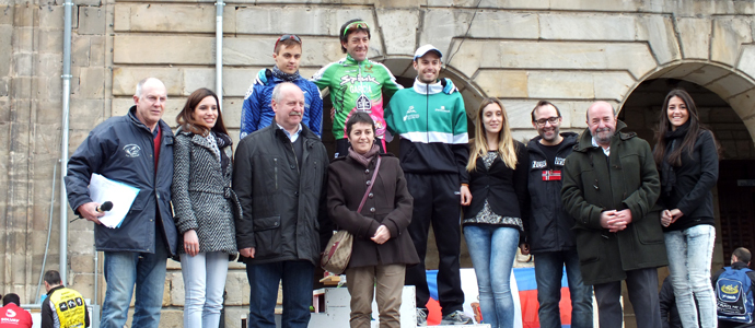 Fernando Garca e Inma Pereiro ganan el Duatln Ciudad de Reinosa