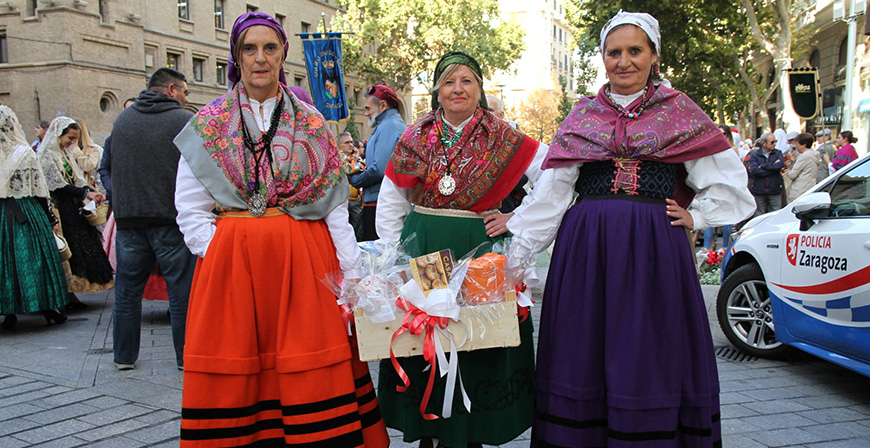 El folclore campurriano, protagonista en la Ofrenda de Frutos a la Virgen del Pilar