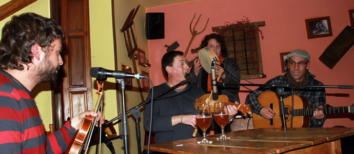 Folclore y cerveza campurriana en la Fiesta de la Primavera