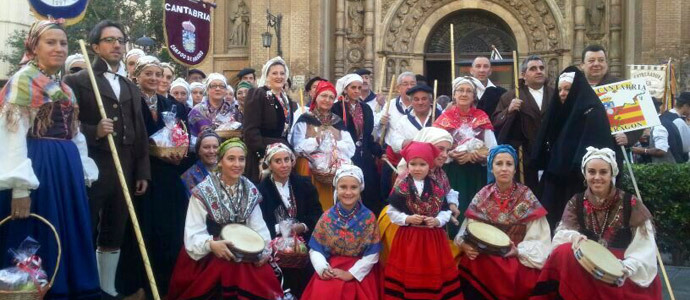 Fresno del Ro llev su folclore a las calles de Zaragoza