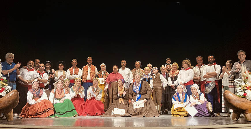 El folclore regional reson en el Teatro Principal de Reinosa