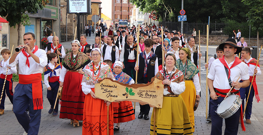 Folclore y tradicin en la Enramada de San Juan