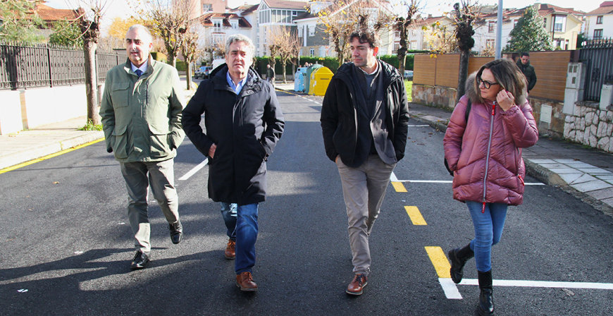 Fomento invierte 41.000 euros en renovar el asfaltado de la calle Emilio Valle de Reinosa